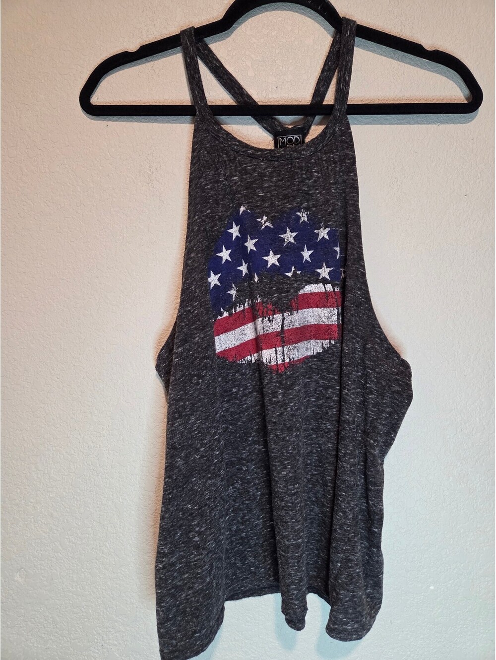 Modern Lux Women's Sleeveless Tank Top with American Flag Lips Graphic, L